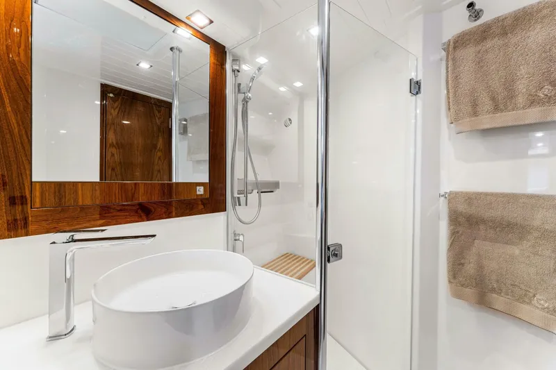 Slide: The Image of Riviera 5400 Sport Yacht Platinum Edition 2026 - 3944440