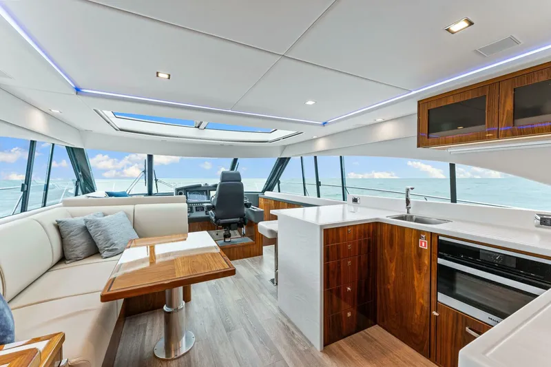 Slide: The Image of 8633437_20221220113839390_1_XLARGE - 3944432