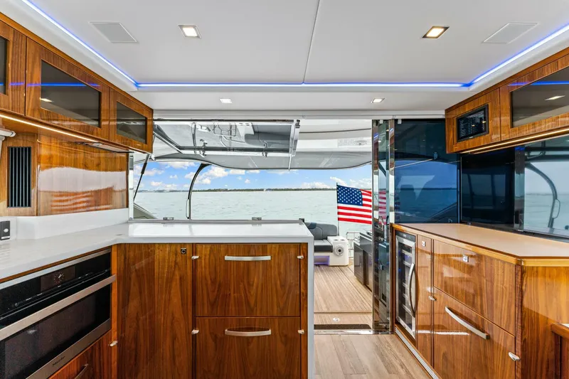 Slide: The Image of 8633437_20221220113900918_1_XLARGE - 3944430