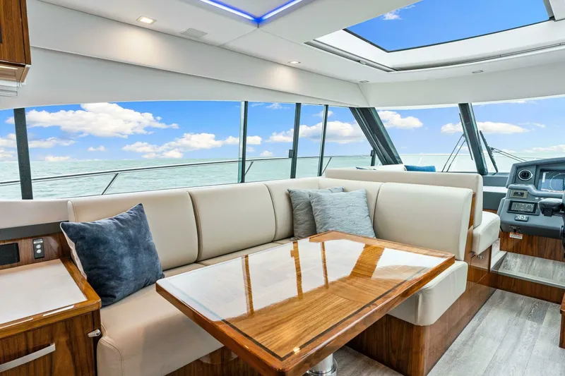 Slide: The Image of 8633437_20221220113911613_1_XLARGE - 3944429