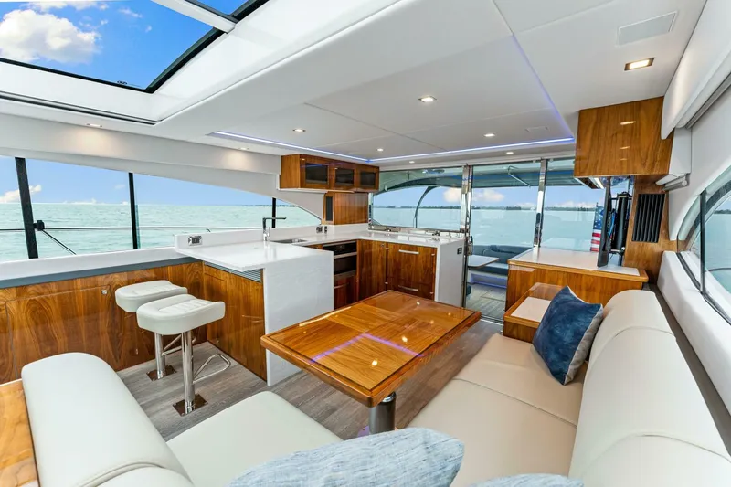 Slide: The Image of 8633437_20221220113949630_1_XLARGE - 3944425