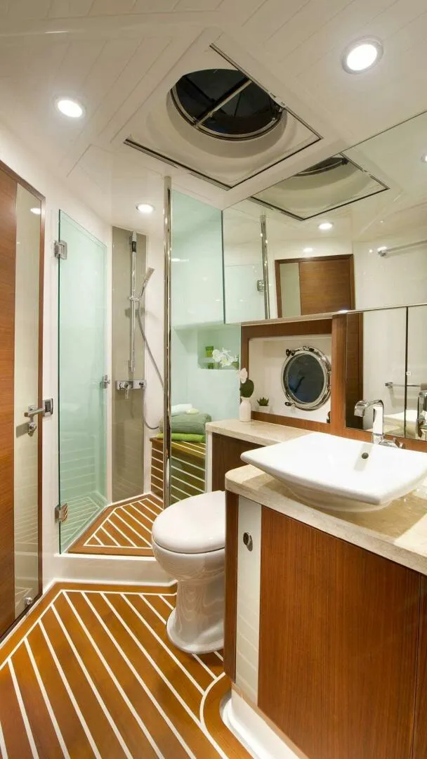 Slide: The Image of Belize 54 Daybridge Forward VIP Guest Ensuite And Dayhead - 3944393