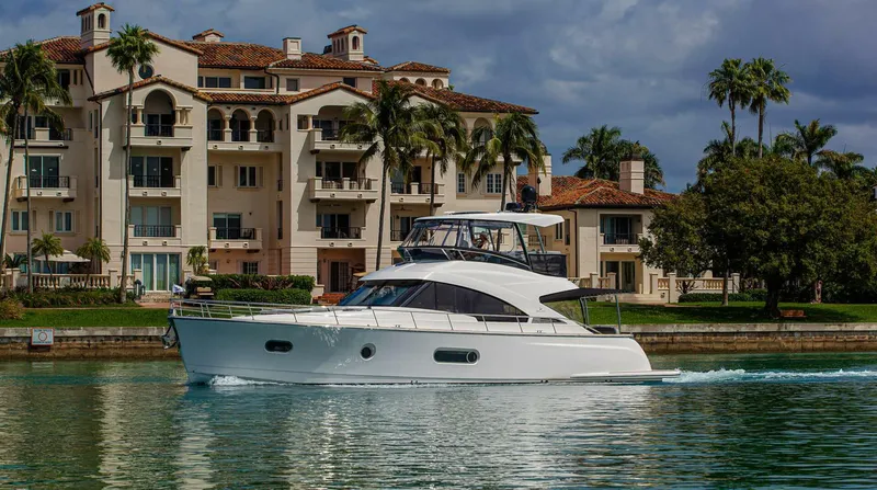 Slide: The Image of Belize 54 Daybridge Hardtop Cruising 05 - 3944386