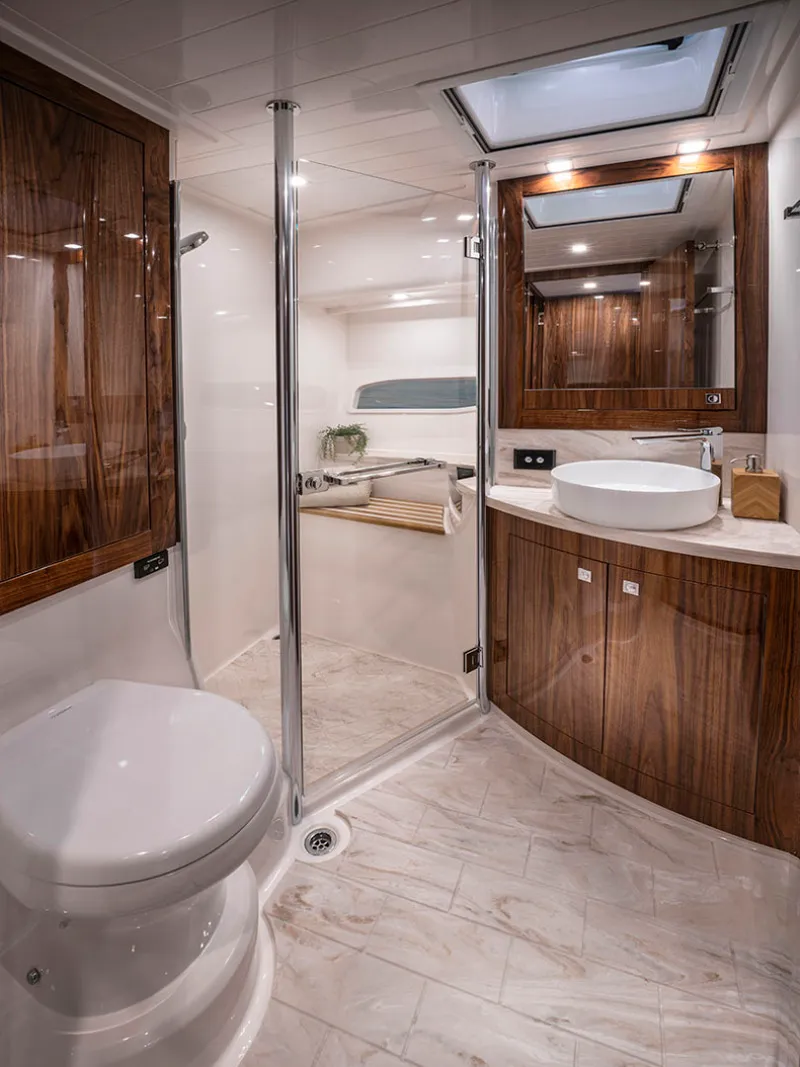 Slide: The Image of Riviera 6000 Sport Yacht Platinum Edition 2026 - 1534644