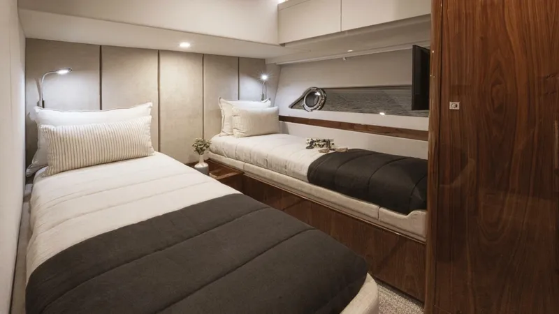 Slide: The Image of 025 Riviera 72 SMY SII Port Stateroom - 5755050