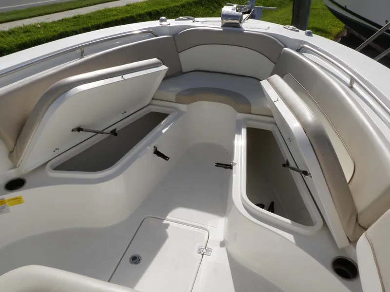 Slide: The Image of NauticStar 2500 XS Center Console 2015 - 51705