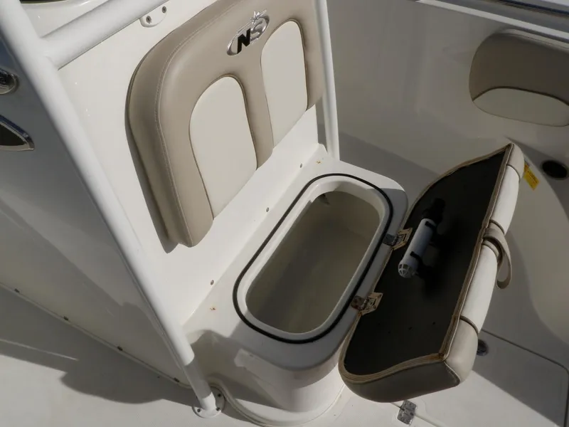 Slide: The Image of NauticStar 2500 XS Center Console 2015 - 51709