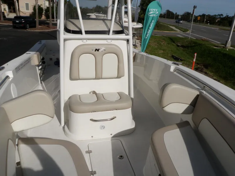 Slide: The Image of NauticStar 2500 XS Center Console 2015 - 51697