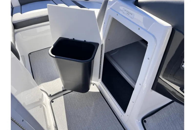 Slide: The Image of Yamaha AR195 2025 - 15