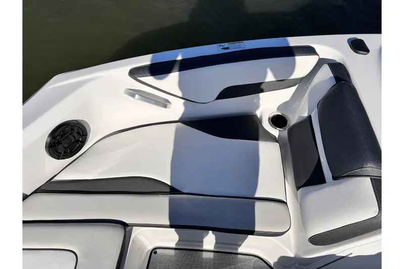 Slide: The Image of Yamaha AR195 2025 - 18