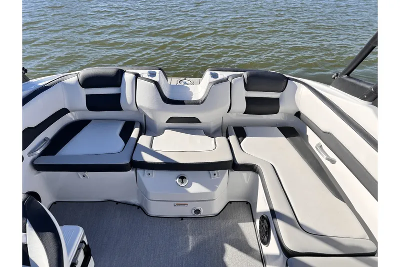 Slide: The Image of Yamaha AR195 2025 - 7