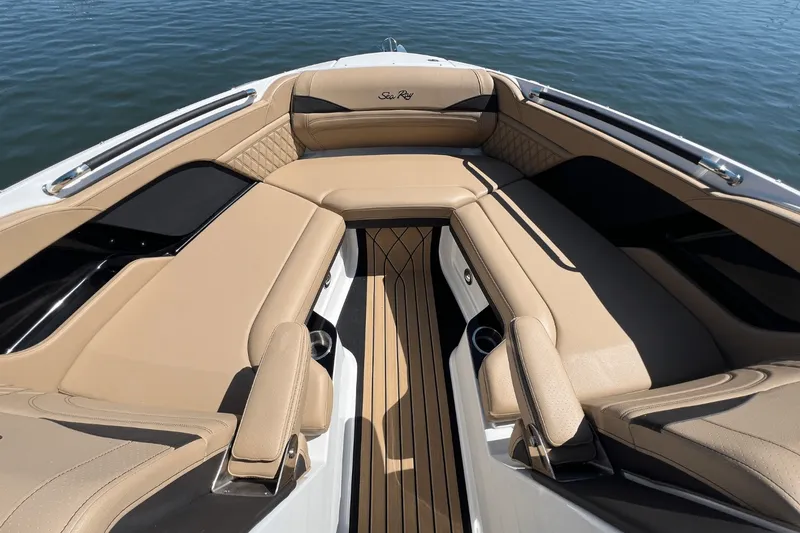 Slide: The Image of Sea Ray SLX 260 Surf 2025 - 33