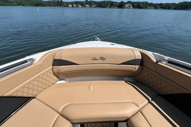 Slide: The Image of Sea Ray SLX 260 Surf 2025 - 35