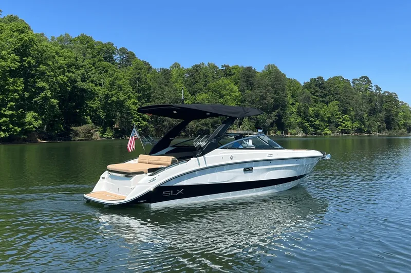 Slide: The Image of Sea Ray SLX 260 Surf 2025 - 5