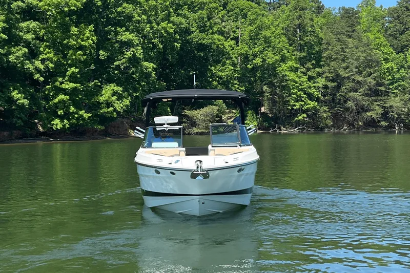 Slide: The Image of Sea Ray SLX 260 Surf 2025 - 7