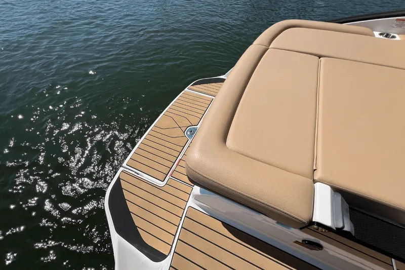 Slide: The Image of Sea Ray SLX 260 Surf 2025 - 9