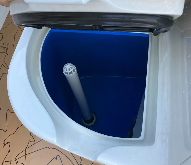 Slide: The Image of Leaning Post Live Well - 1817072