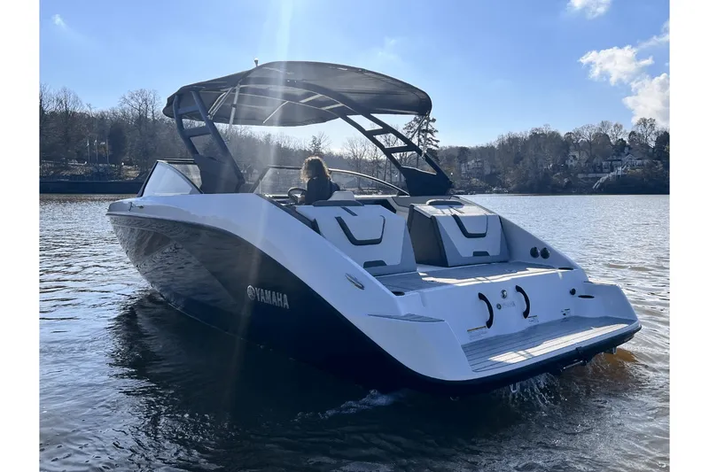 Slide: The Image of Yamaha AR220 2025 - 1