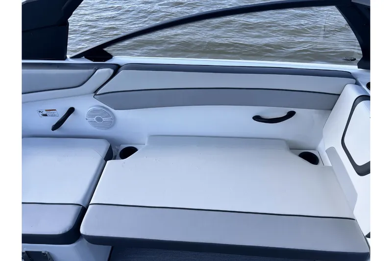 Slide: The Image of Yamaha AR220 2025 - 11