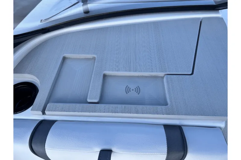 Slide: The Image of Yamaha AR220 2025 - 17