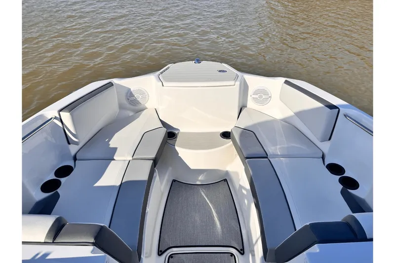 Slide: The Image of Yamaha AR220 2025 - 18