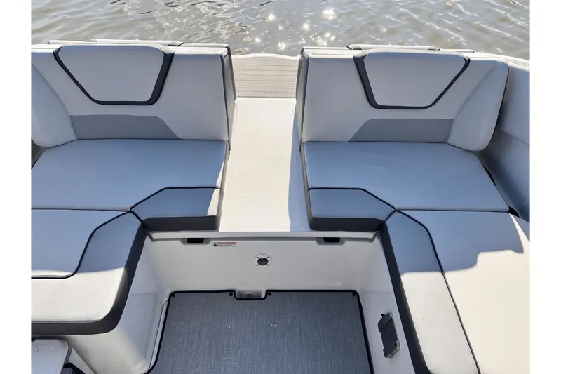 Slide: The Image of Yamaha AR220 2025 - 9