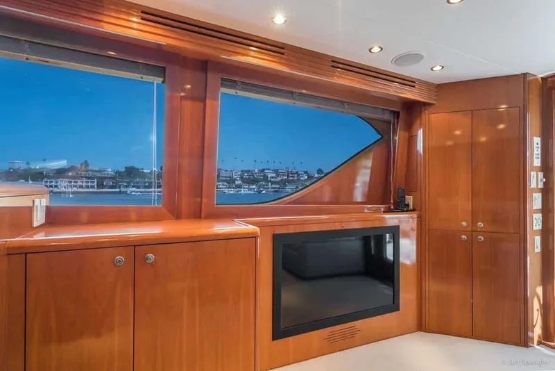 Slide: The Image of Hatteras 65 Convertible 2002 - 18