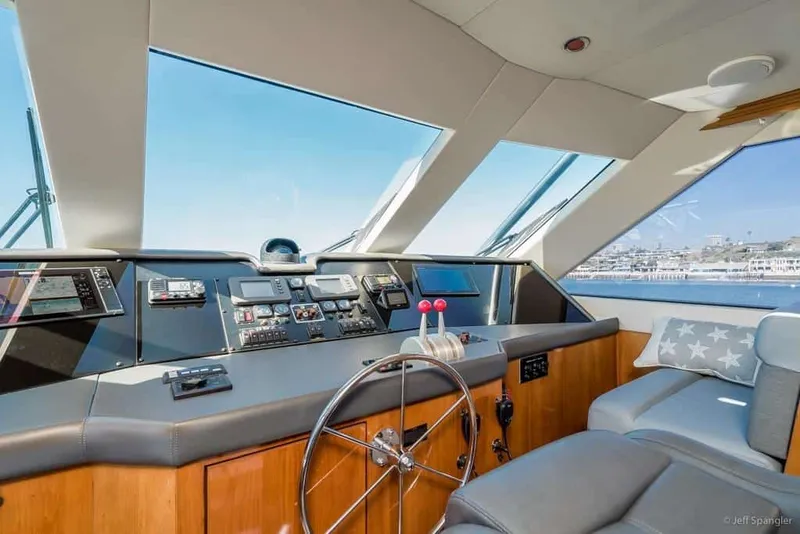 Slide: The Image of Hatteras 65 Convertible 2002 - 8
