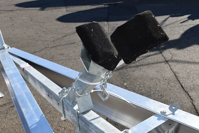 Slide: The Image of Venture Trailers Aluminum Triple Axle Bunks VATB-18025 2024 - 10