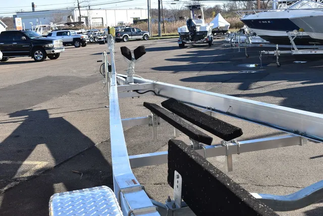 Slide: The Image of Venture Trailers Aluminum Triple Axle Bunks VATB-18025 2024 - 9