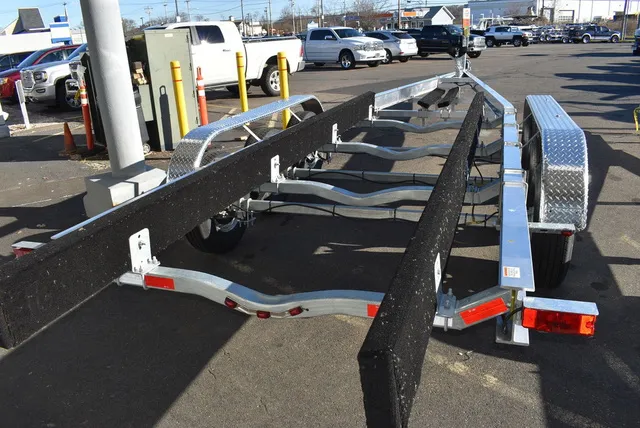 Slide: The Image of Venture Trailers Aluminum Triple Axle Bunks VATB-18025 2024 - 8
