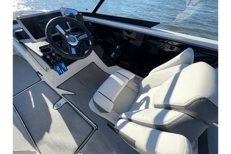 Slide: The Image of Yamaha AR250 2025 - 15