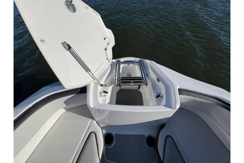 Slide: The Image of Yamaha AR250 2025 - 21