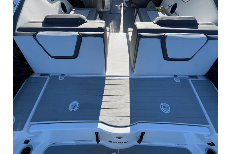 Slide: The Image of Yamaha AR250 2025 - 7