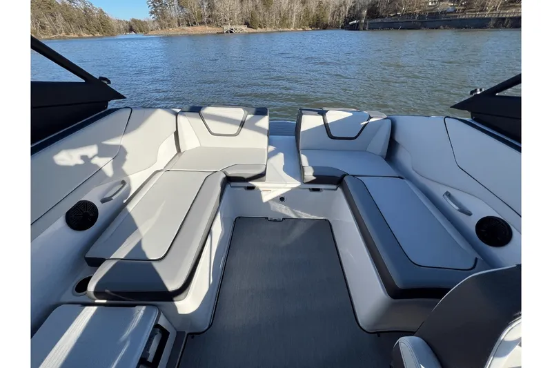 Slide: The Image of Yamaha AR250 2025 - 9