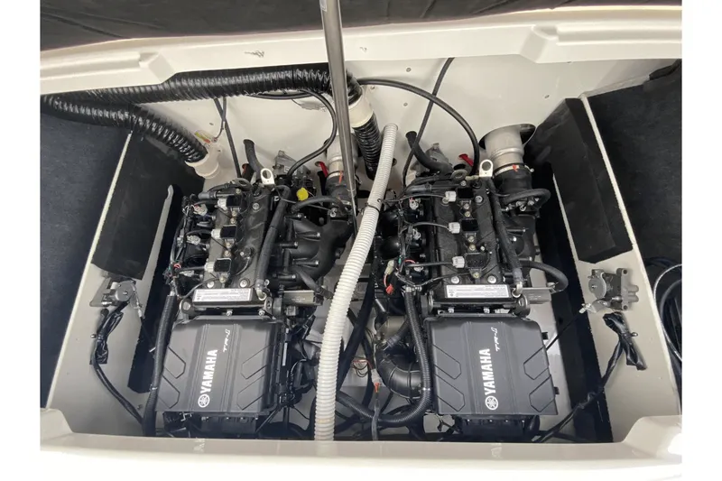 Slide: The Image of Yamaha AR220 2025 - 10