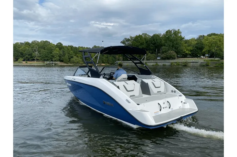 Slide: The Image of Yamaha AR220 2025 - 6