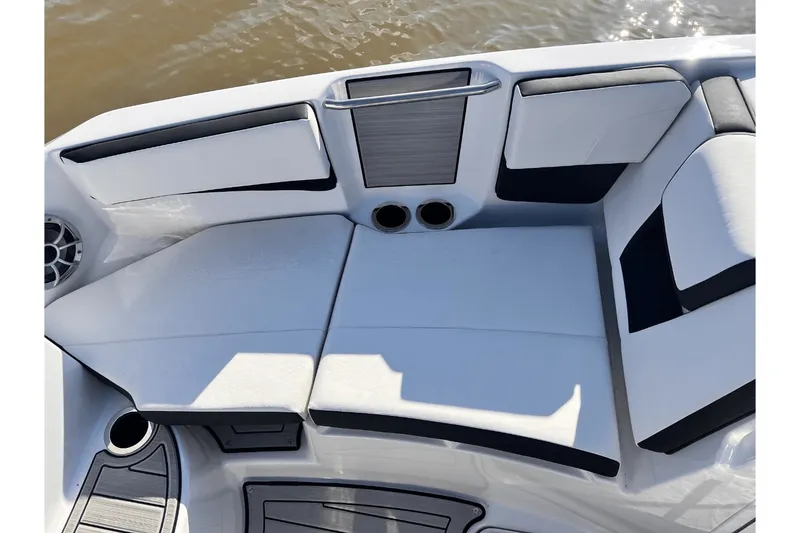 Slide: The Image of Yamaha 222SE 2025 - 15