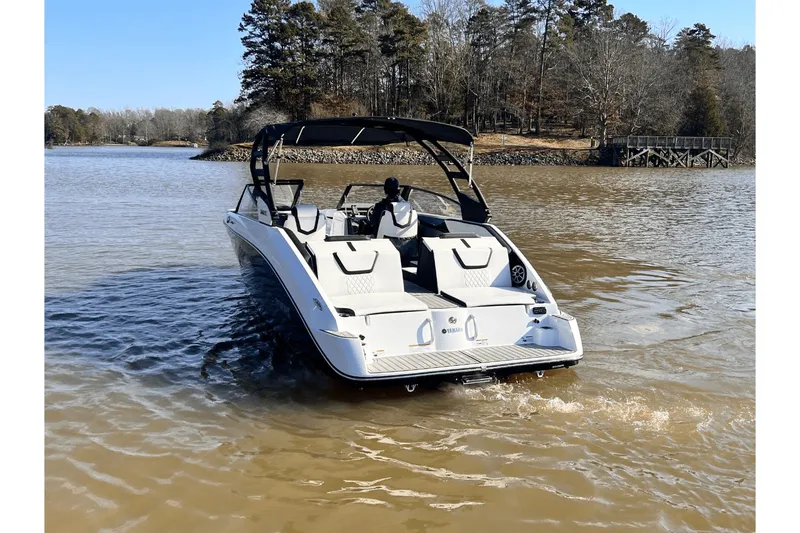 Slide: The Image of Yamaha 222SE 2025 - 2