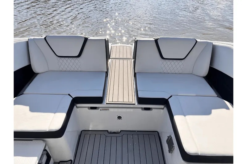 Slide: The Image of Yamaha 222SE 2025 - 7