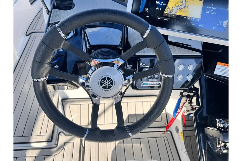 Slide: The Image of Yamaha 222SE 2025 - 9