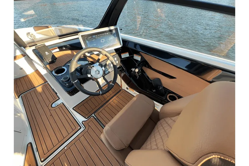 Slide: The Image of Yamaha 222SE 2025 - 16