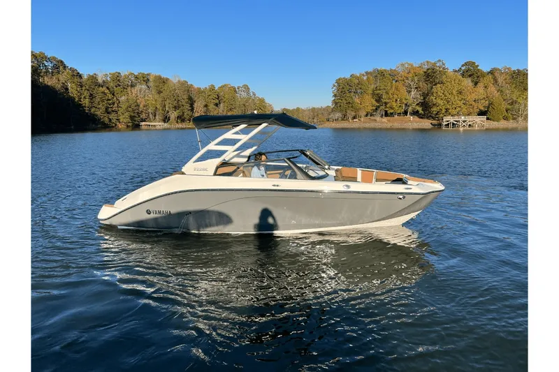 Slide: The Image of Yamaha 222SE 2025 - 7