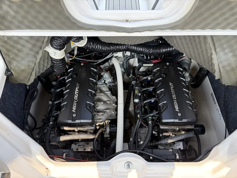 Slide: The Image of Yamaha 242 Limited SE 2020 - 17