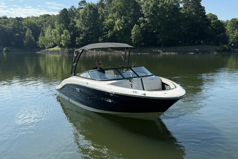 Slide: The Image of Sea Ray SPX 210 2025 - 5