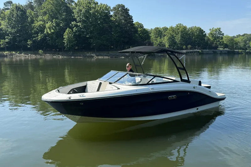 Slide: The Image of Sea Ray SPX 210 2025 - 8