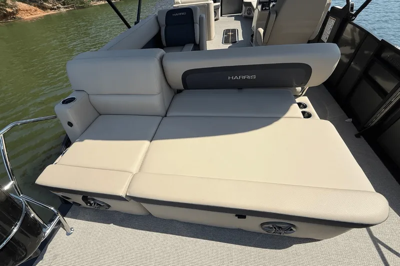 Slide: The Image of Harris 250 Cruiser 2025 - 11