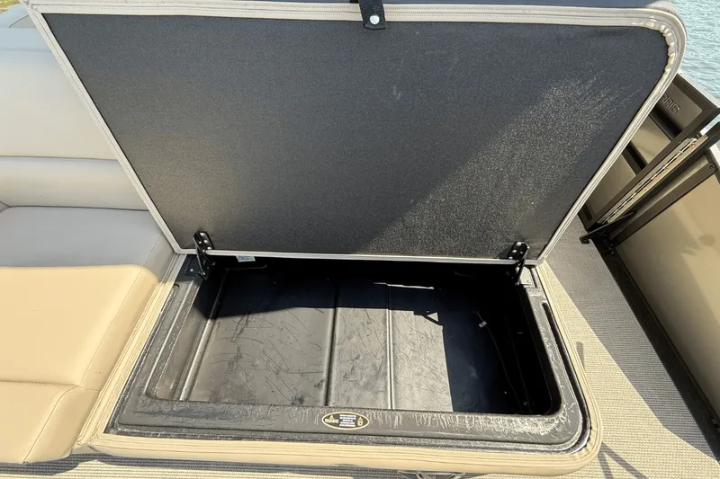 Slide: The Image of Harris 250 Cruiser 2025 - 15