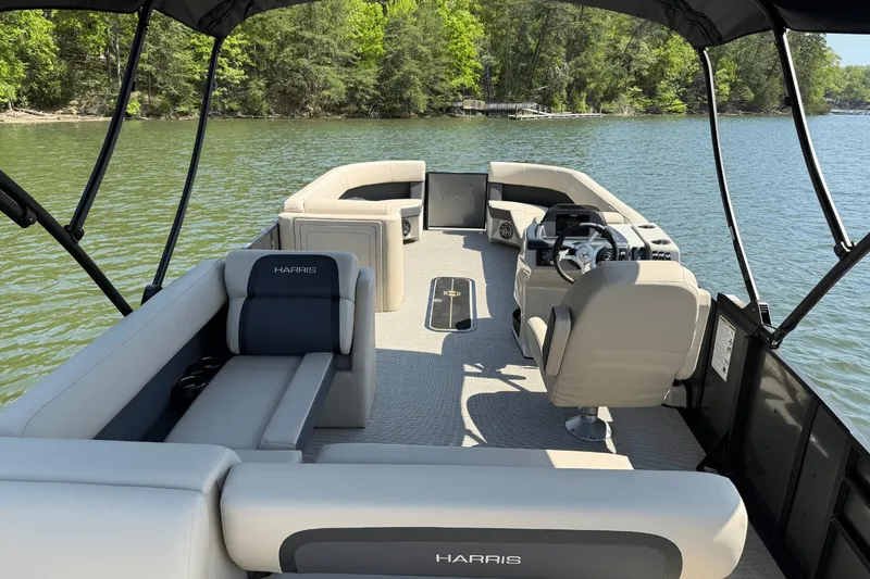 Slide: The Image of Harris 250 Cruiser 2025 - 18