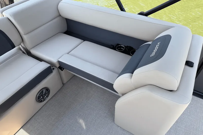 Slide: The Image of Harris 250 Cruiser 2025 - 19